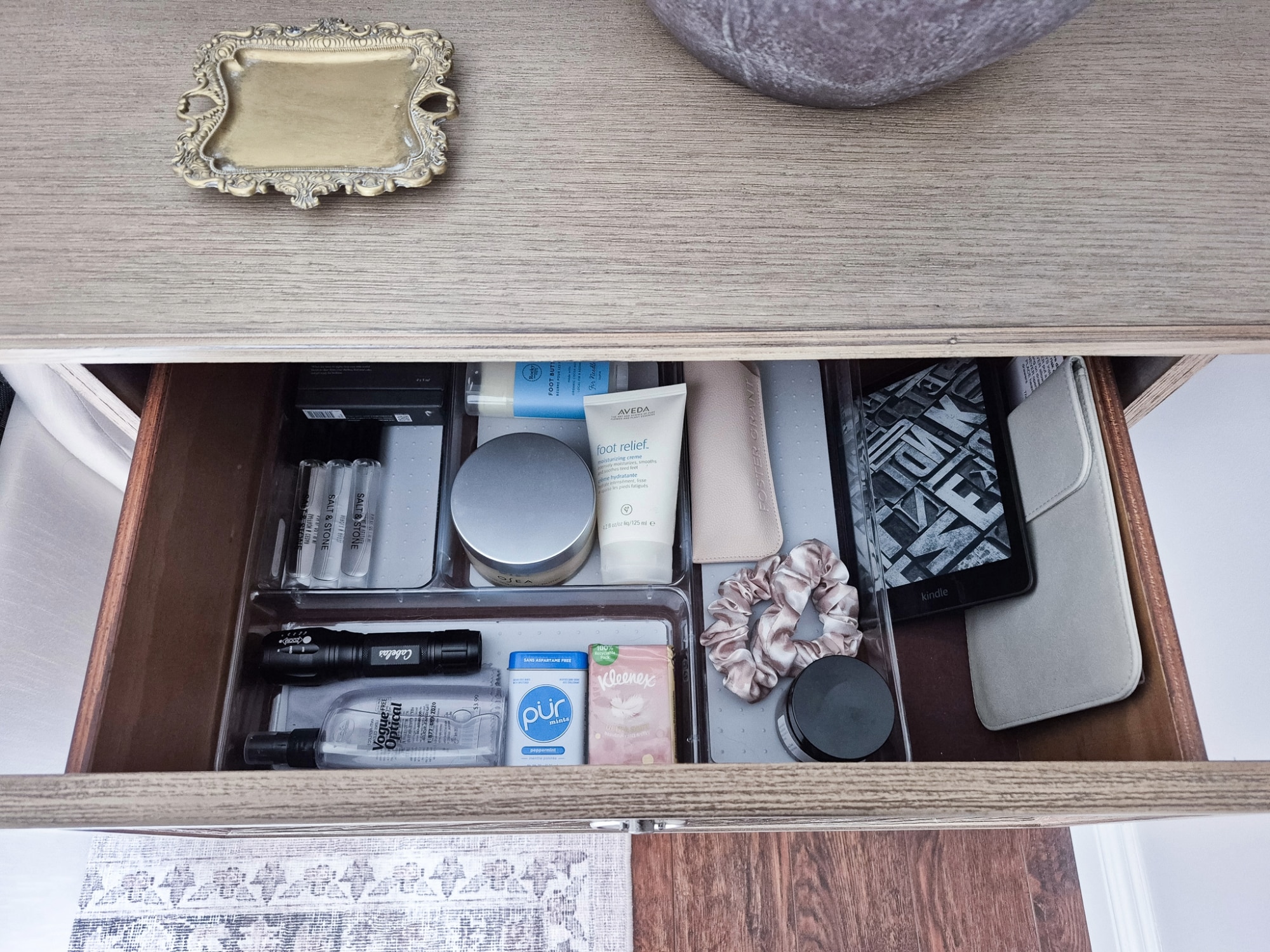 nightstand organizing